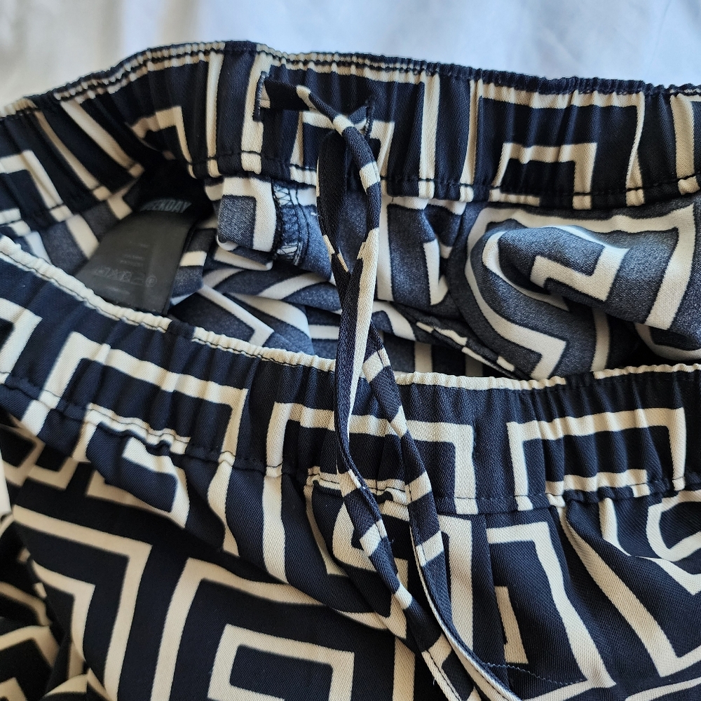Weekday Wide Leg Geometric Pants Black & Tan Roman Print - Picture 8 of 10